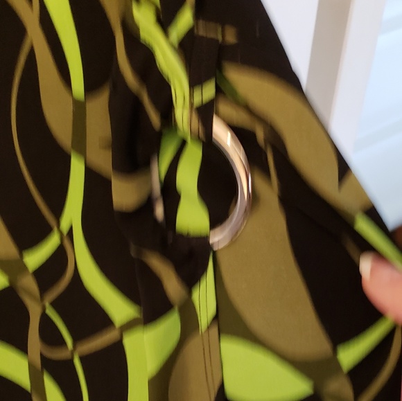 ❤️SOLD!❤️💚Beautiful Designer Women's 3X Green Blouse💚 - Picture 5 of 6